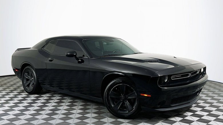 Dodge challenger sxt