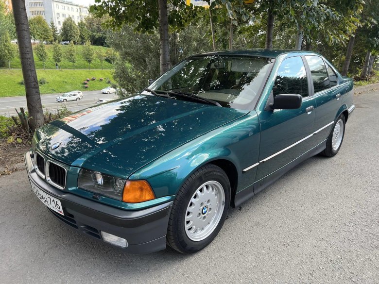 BMW 3-Series 325i MT