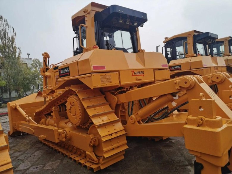 Гусеничный бульдозер