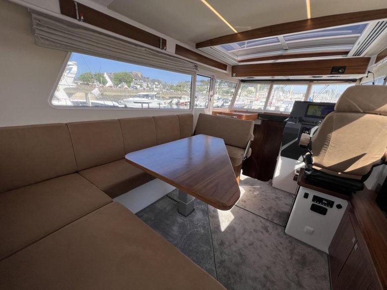 Яхта prestige x60