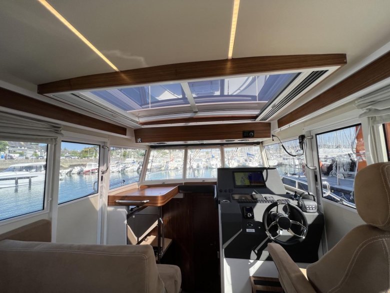 Катер beneteau antares 9