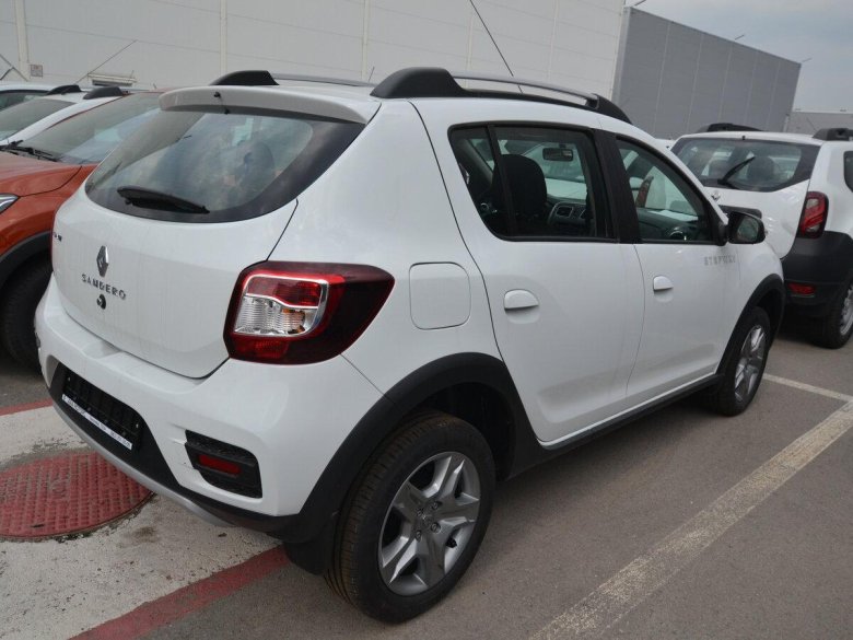 Renault Sandero Stepway белый