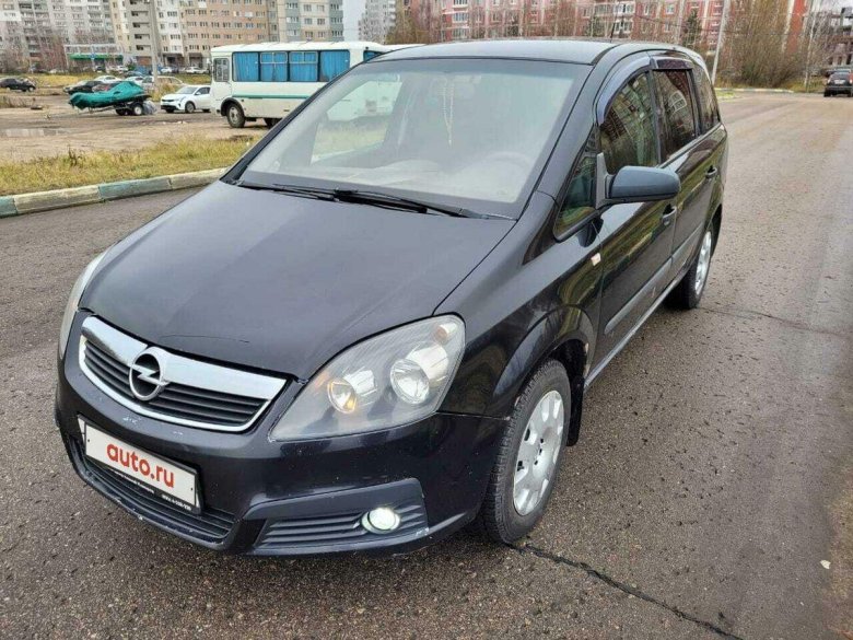 Opel Zafira черный