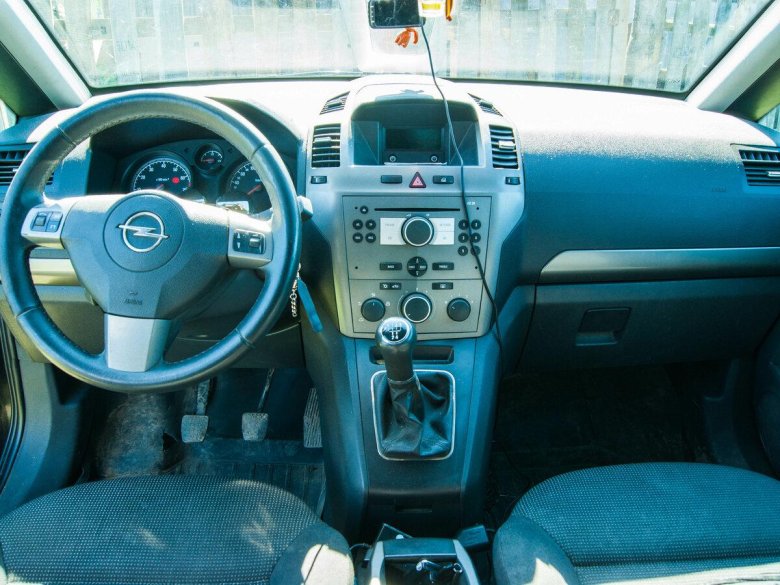 Опель Зафира 2005 салон