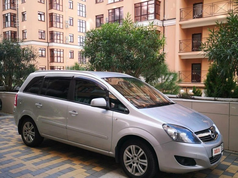 Опель зафира 2012