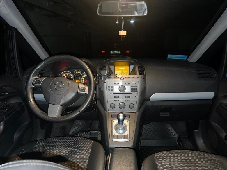 Opel zafira 2006 1.8
