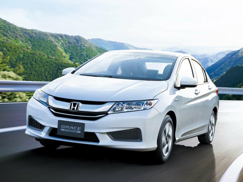 Honda grace 2015