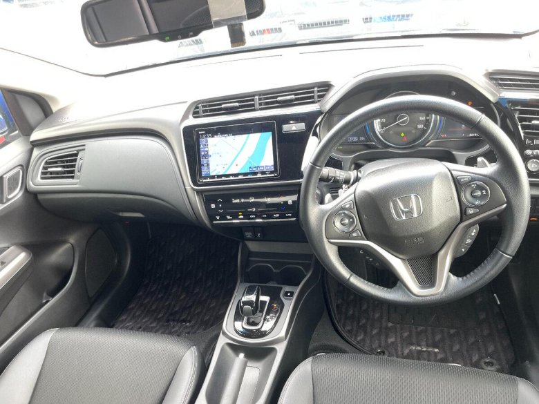 Хонда Грейс фото салона