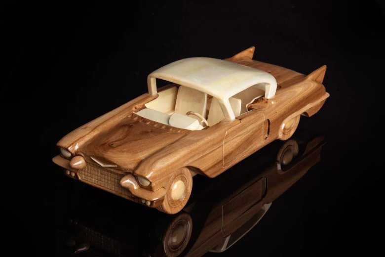 Машинка из дерева