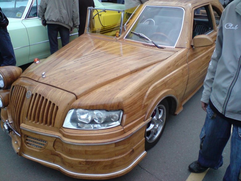 Машина из дерева