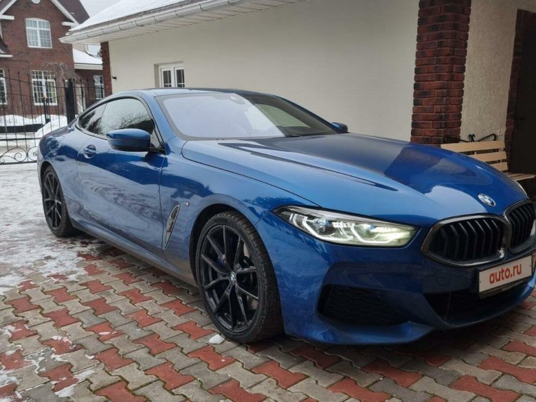 Синий бмв