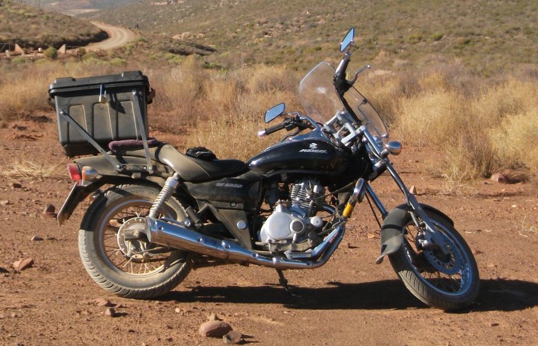 Багажная система на Bajaj Avenger 220