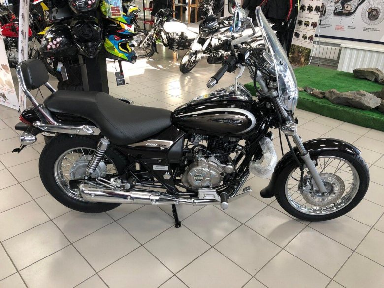 Баджадж Авенджер 220