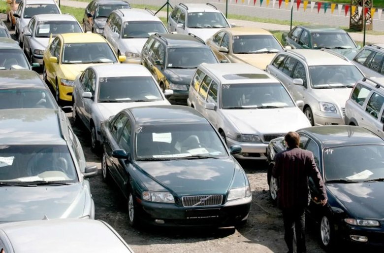 Латвия авторынок