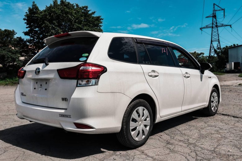 Тойота Королла Филдер универсал