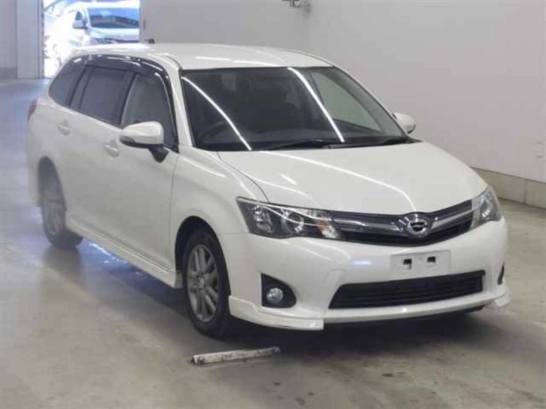Toyota corolla fielder 2013