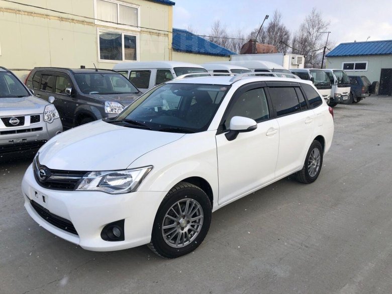 Toyota Corolla Fielder 2014 года