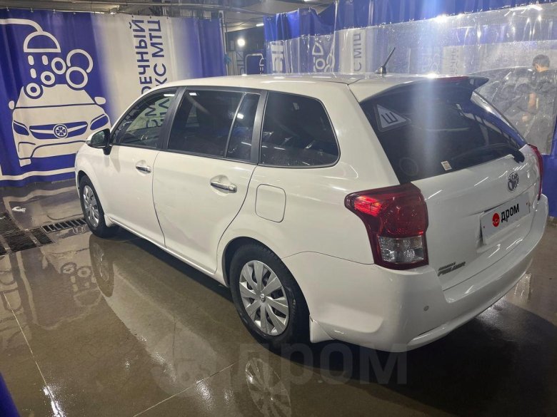 Toyota Corolla Fielder 2014