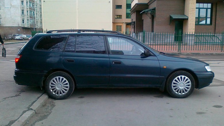 Toyota Carina e Wagon