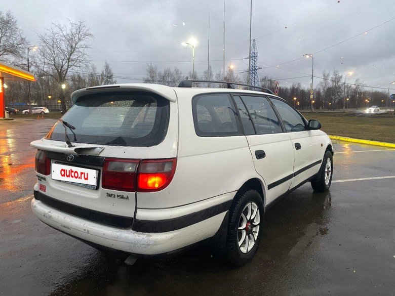 Тойота карина е универсал 1996