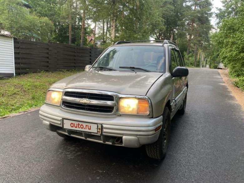 Chevrolet Tracker 2 бордовый