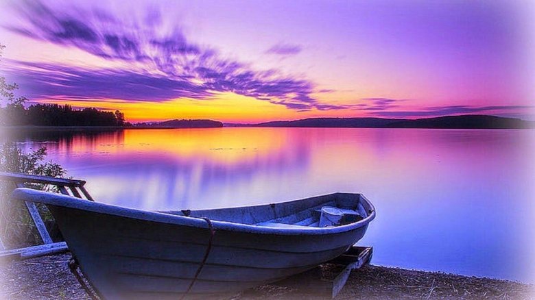 Лодка на берегу