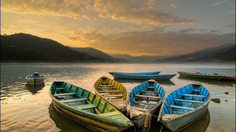 Лодка в море