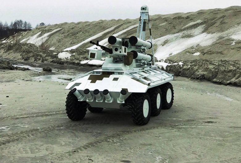 Беспилотного БТР "Фантом".