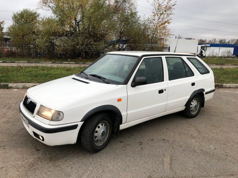 Шкода фелиция универсал белая