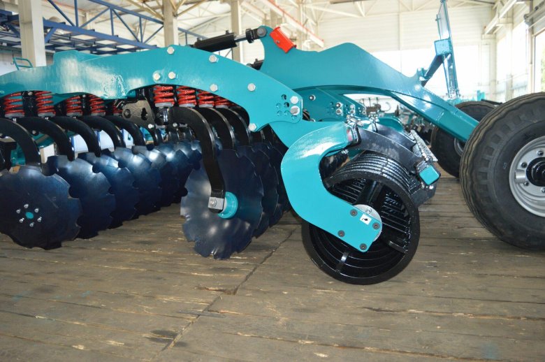 Устройство гидравлики дисковой бороны Доминанта