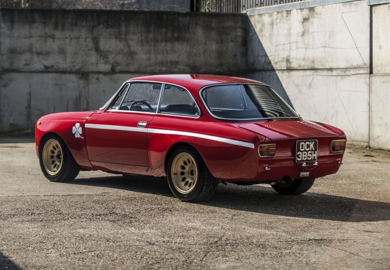 Alfa Romeo Giulia gt 1300 Junior