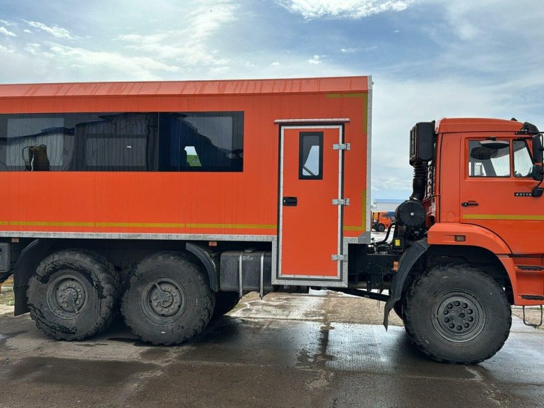 Вахтовый автобус камаз