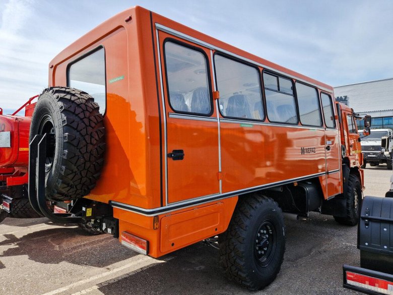 Урал 3255 вахтовка