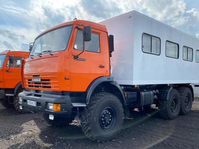 КАМАЗ 43118 вахтовый автобус
