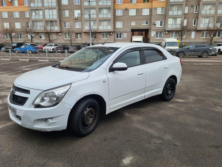 Chevrolet cobalt 2013 white