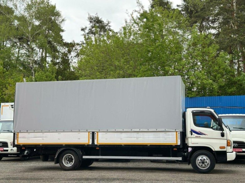 Тентованный грузовик