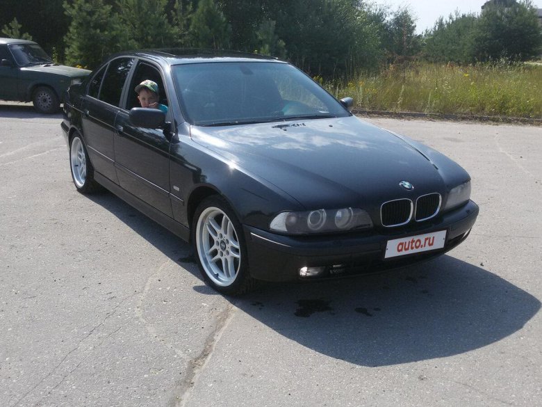 БМВ 523 2000