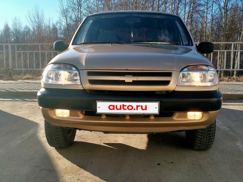 Шевроле нива 2004 золотистая