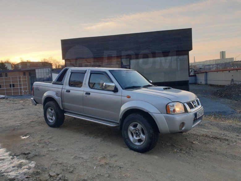 Nissan np300 pick-up 2008 Центральная панель
