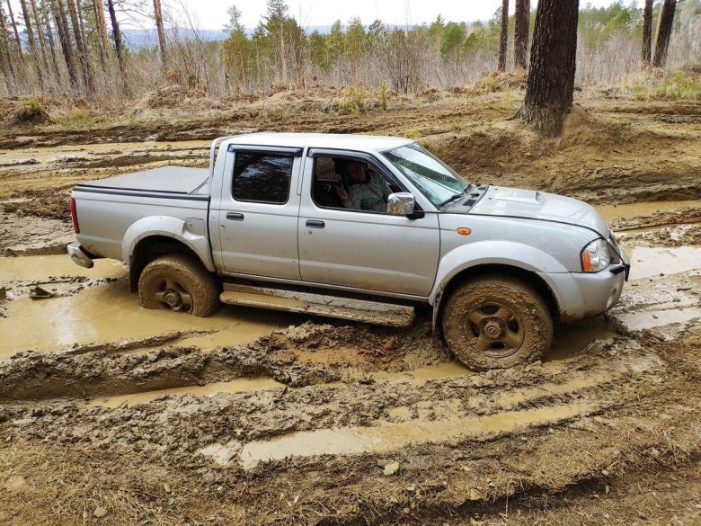 Ниссан НП 300 2012 год