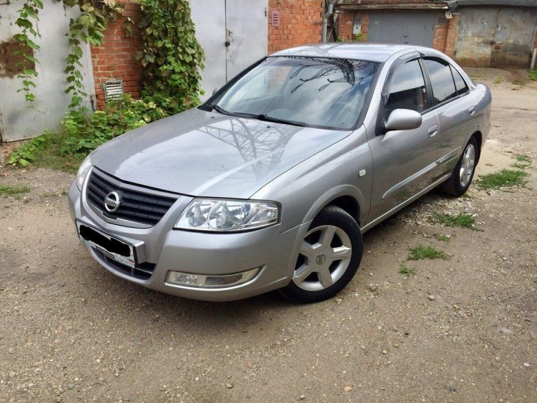 Ниссан Альмера Классик серебристый 2008 года