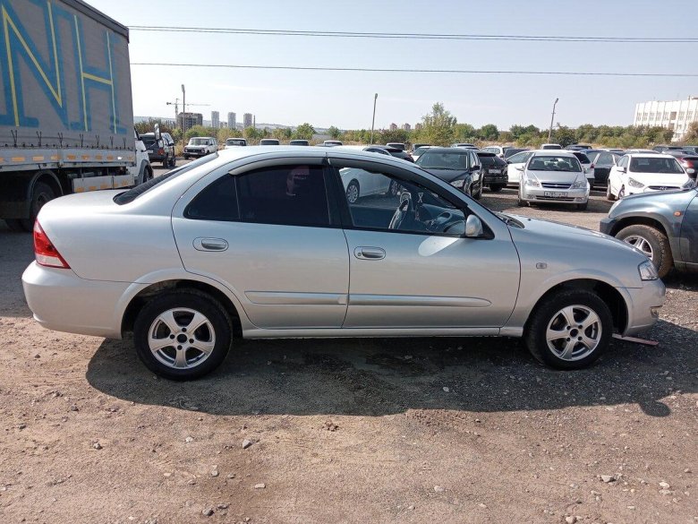 Ниссан Альмера серебристый