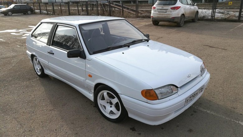 ВАЗ 2113 белая