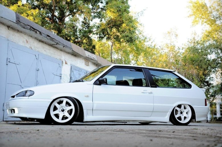 ВАЗ 2113 белая