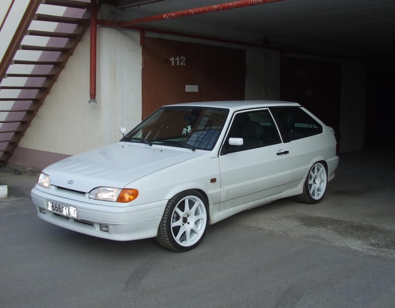 ВАЗ 2114 белая r15