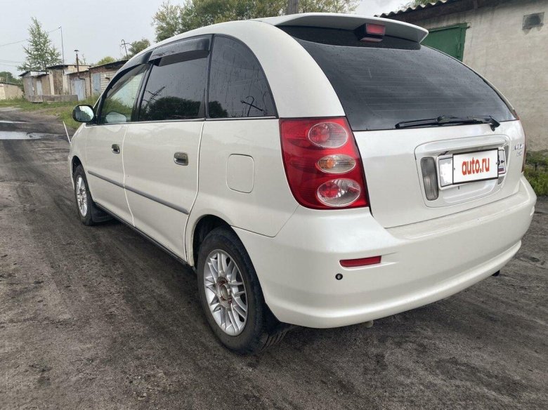 Тойота Надия 1999