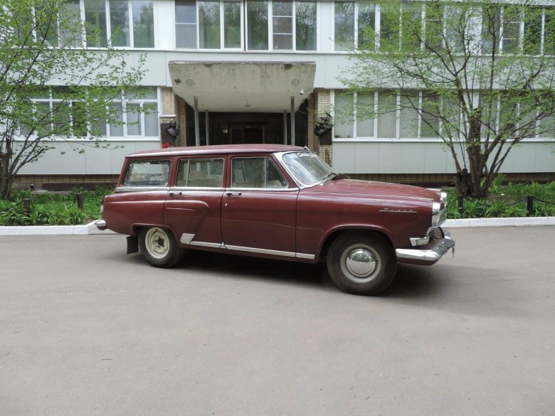 ГАЗ 22 сбоку