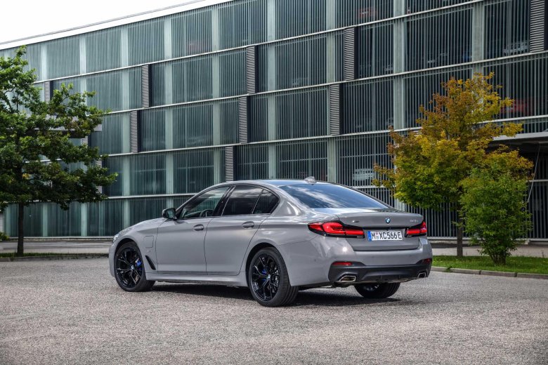 BMW 545e XDRIVE