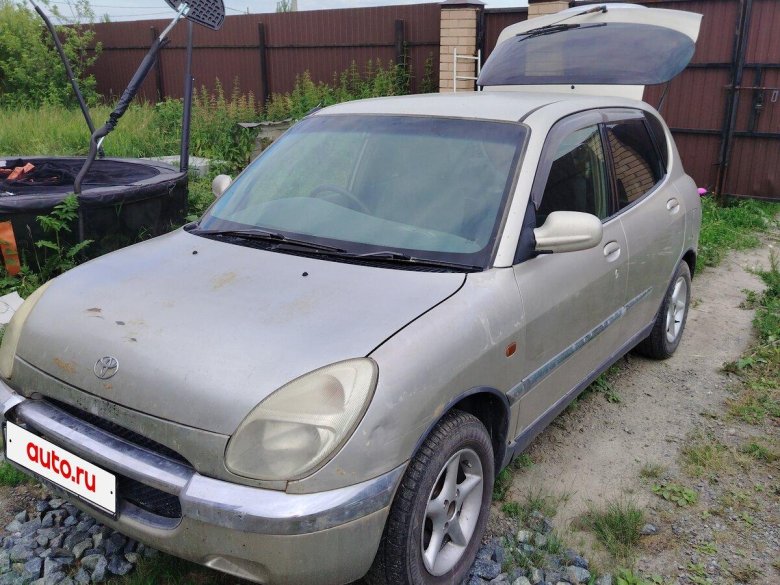 Тойота дуэт 2000 года