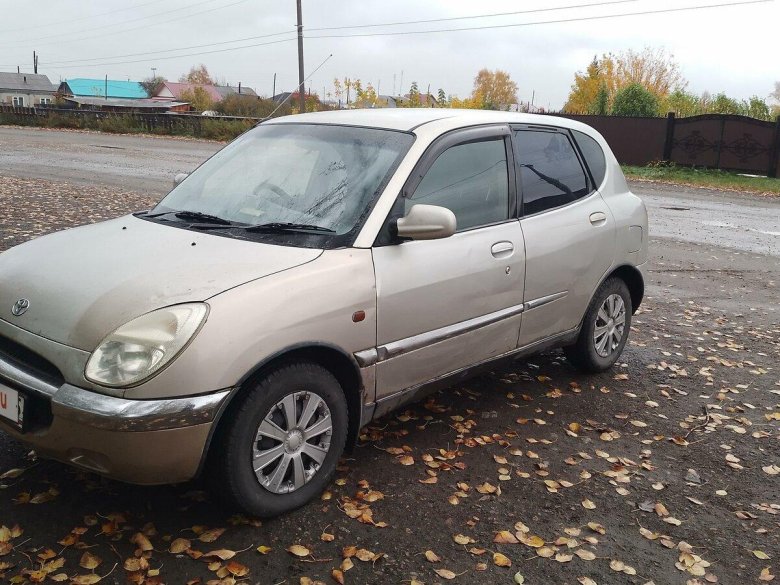 Тойота дуэт 2001